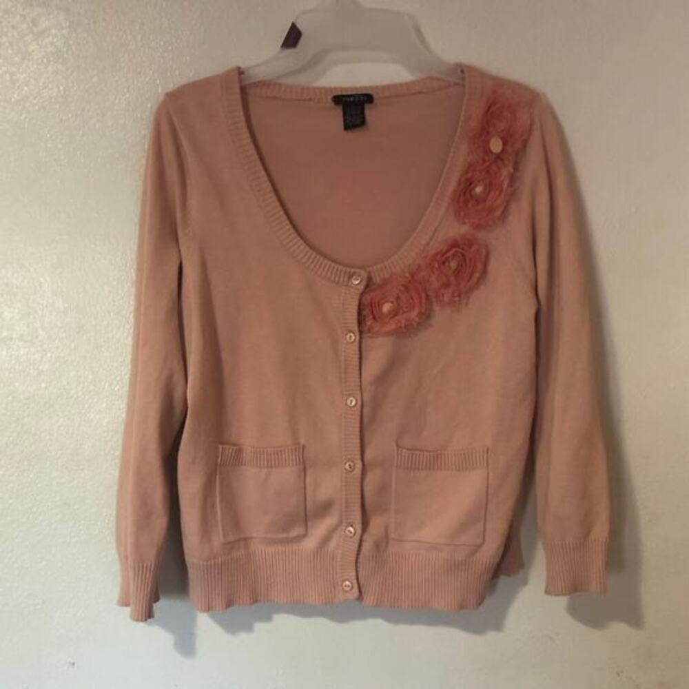 Rue21 size L girl sweater‎ with flowers